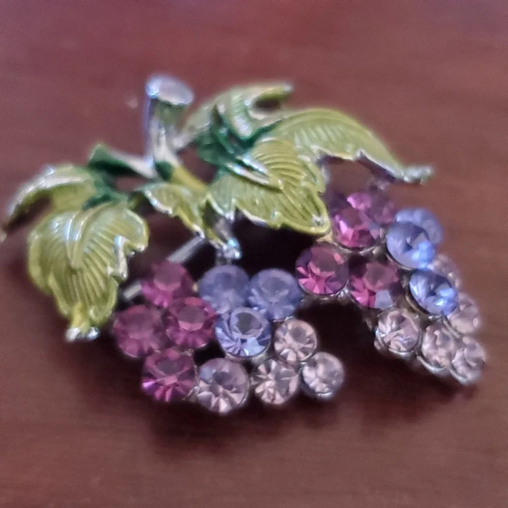 Grape Cluster Brooch Pin Rhinestone Purple Lavender Green Enamel Silver Tone